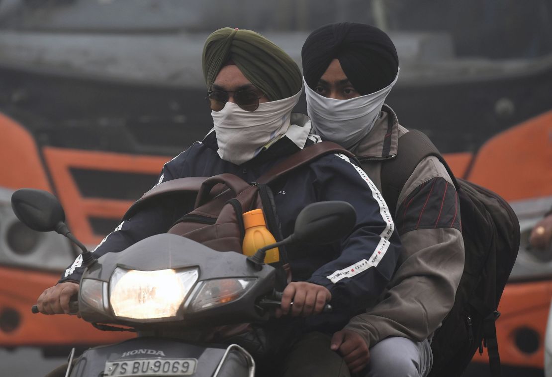 A report by the Indian Institute of Technology Kanpur carried out in 2014 found that vehicle omissions accounted for 20% of Delhi's annual PM2.5 levels.