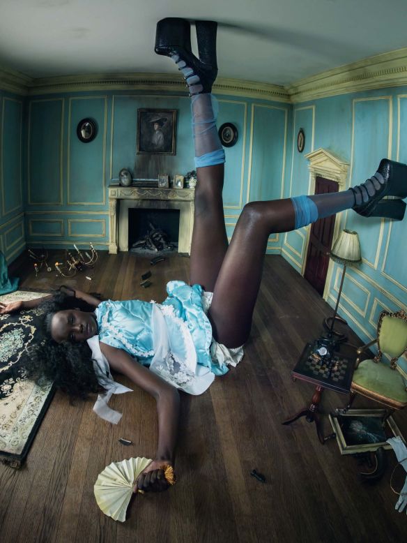 Duckie Thot as Alice 