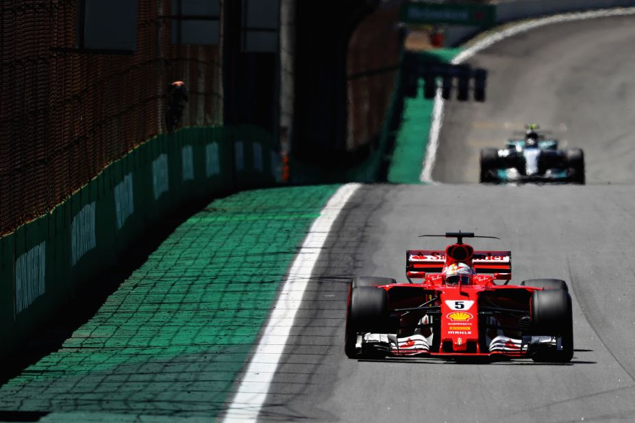 As the first half of the race unfolded Vettel managed to extend his lead over Bottas. 