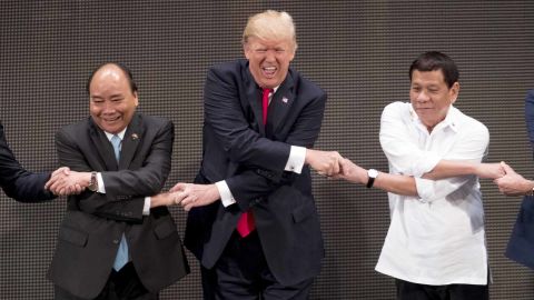 05 Trump Duterte 1113