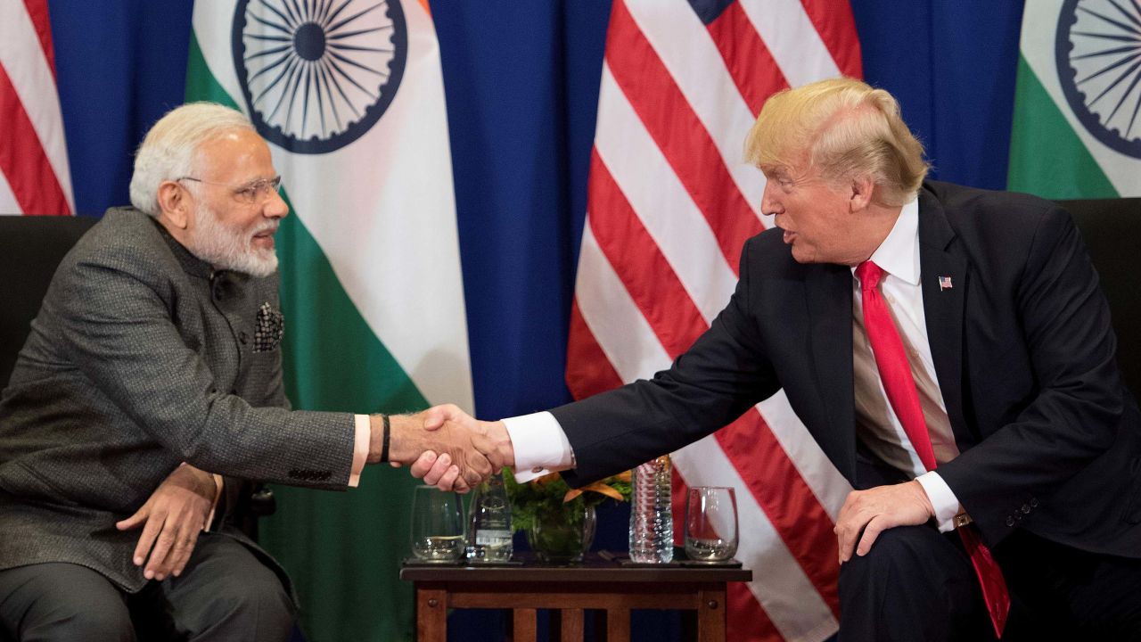 01 Trump Modi 1113