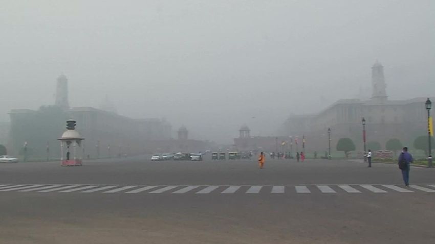smog increasing air pollution india nikhil kumar_00002921.jpg