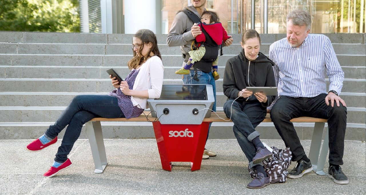 Perhaps the antithesis of hostile architecture, this solar-powered phone charging bench was created by US firm Soofa. Launched in Boston in 2014, Soofa benches are now found in more than 100 cities. This new technology changes how people spend time in public areas and encourage dwelling.