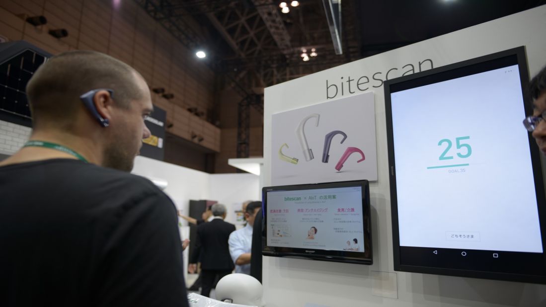 bitescan can determine a user's bite speed, number of bites and type of bite using a waveform detected on the back of the ear.