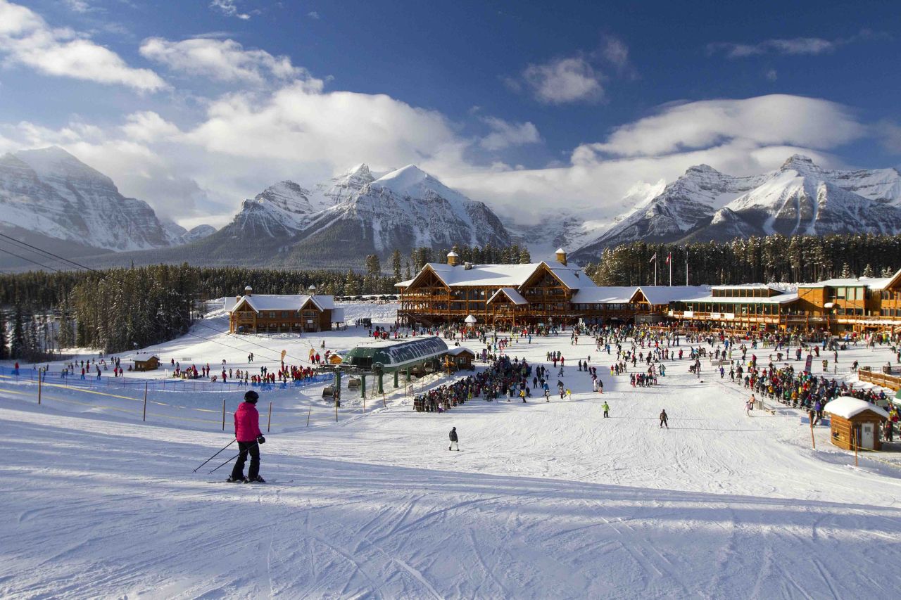 The base area, 15 minutes above Lake Louise village, features two lodges with a range of food and beverage options. The Grizzly Express gondola and Glacier Express chairlift whisk skiers and boarders up the mountain.