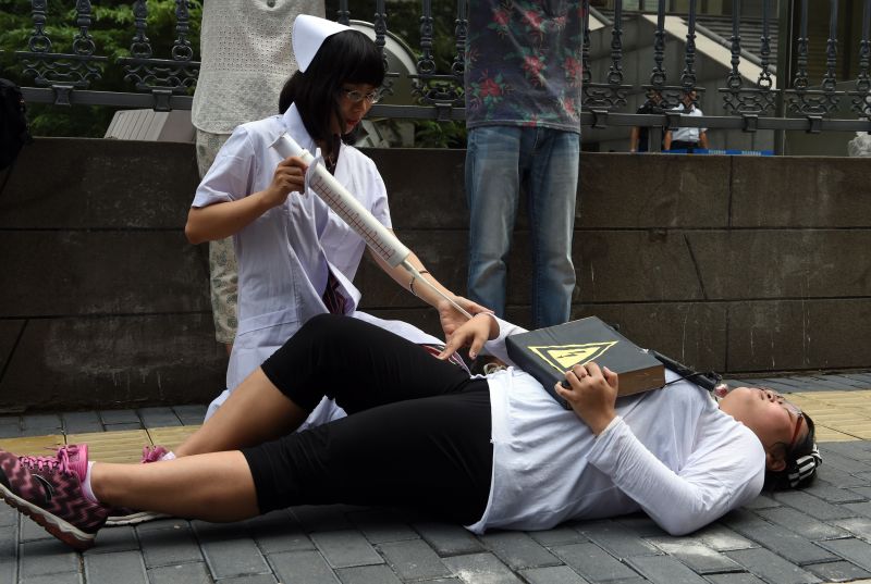 How LGBT Chinese are forced into pointless conversion therapy photo