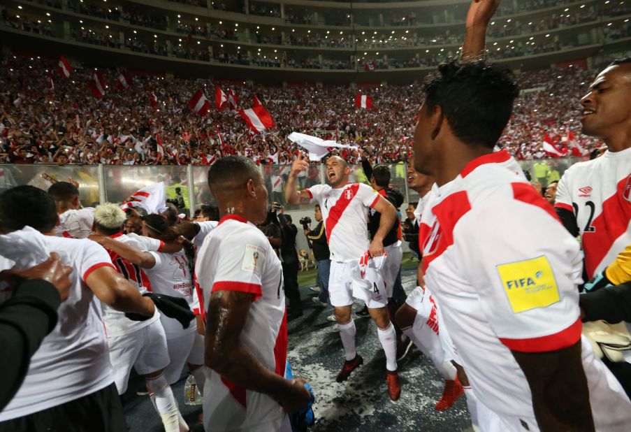 On Thursday 16 November,  Peru became the final team to secure a World Cup spot thanks to a 2-0 win over New Zealand in the second leg of their playoff match, ensuring qualification for La Blanquirroja for the first time since 1982.