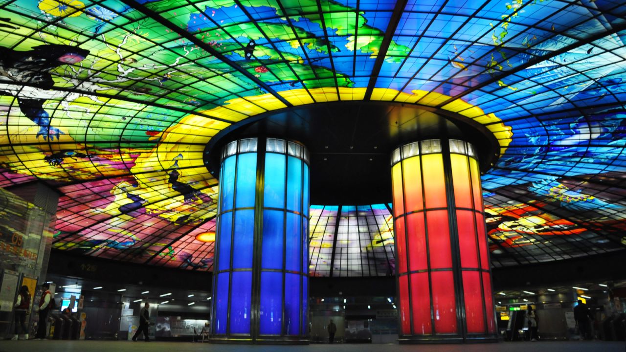 <strong>Formosa Boulevard: </strong>The Formosa Boulevard Station in Kaohsiung is the most beautiful metro station in Taiwan, if not the world. The centerpiece is the 2,180-square-meter Dome of Light, a glass mural built into the ceiling of the station.