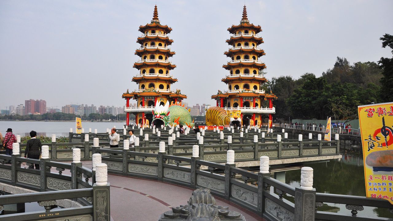<strong>Lotus Pond: </strong>This man-made lake has more than a dozen temples, pavilions and pagodas. It opened in 1951 but some of the religious buildings are more than two centuries old.