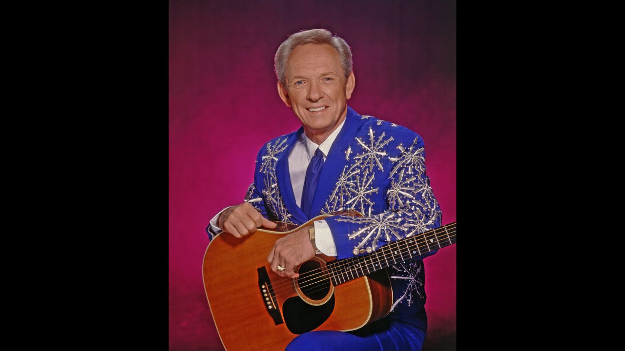 Country music legend <a href="http://www.cnn.com/2017/11/19/entertainment/mel-tillis-country-music-dies/index.html" target="_blank">Mel Tillis</a> died early on November 19, according to a statement from his publicist. He was 85. Tillis was a prolific singer-songwriter who penned more than 1,000 songs and recorded more than 60 albums in a career that spanned six decades.