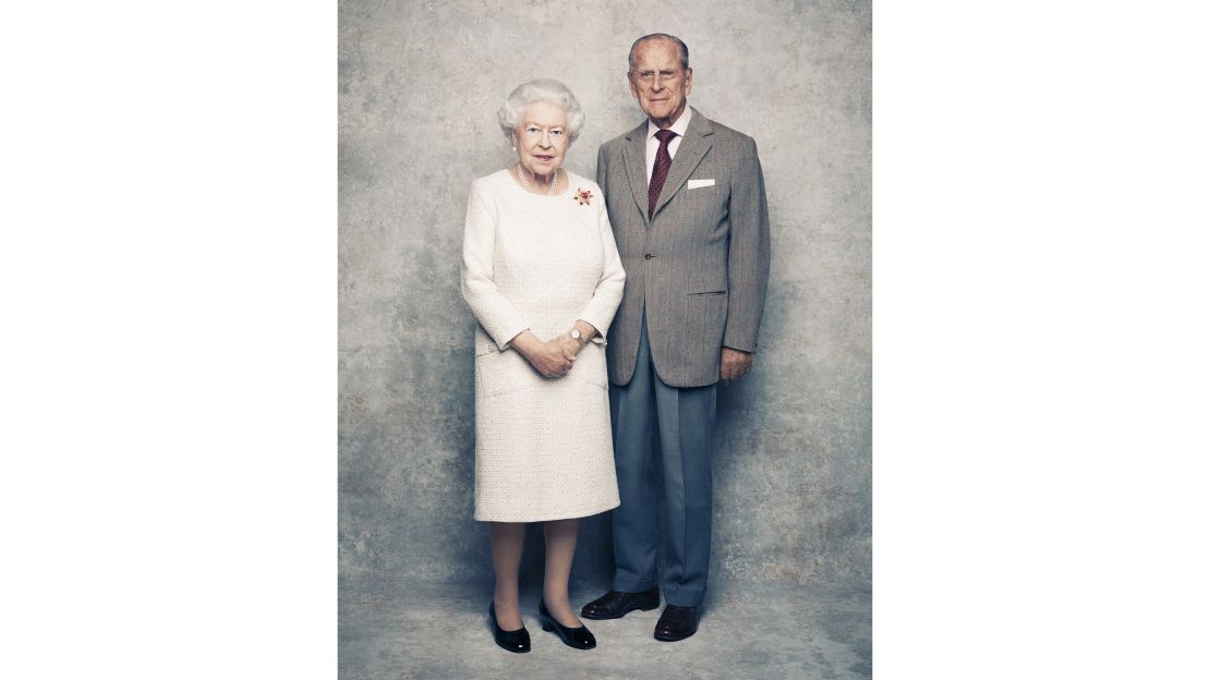01 Queen Elizabeth Platinum Wedding Portraits