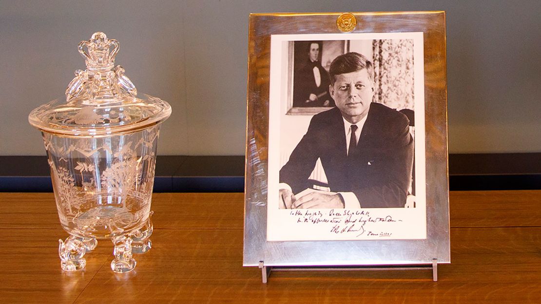 A signed photograph from John F. Kennedy on display during the "Royal Gifts" exhibition in 2017.