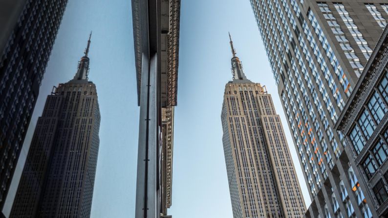 <strong>Location: </strong>The 102-story skyscraper is in Midtown Manhattan at the intersection of Fifth Avenue and 34th Street.