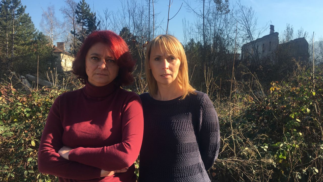 Amela Meduseljac (L) and Meliha Mrdzic were unhappy that Mladic was acquitted on one charge.