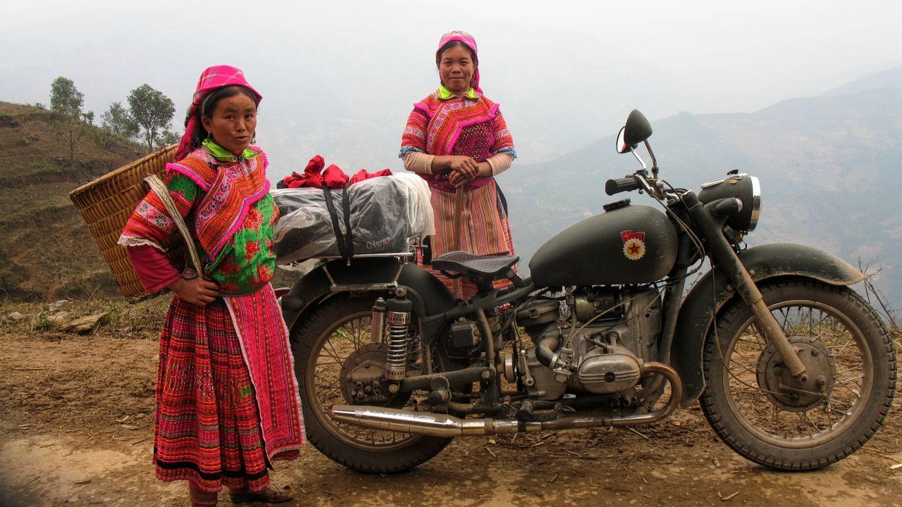 Vietnamese women with the Ural 650 solo.