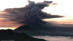 EDIT 7104    ADVISORY *FLASH*7104-INDONESIA-VOLCANO/TIMELAPSE-UGC  Bali volcano erupts second time in less than a week    Start: 26 Nov 2017 05:45 GMT    End: 26 Nov 2017 05:46 GMT    BALI, INDONESIA - Bali volcano erupts second time in less than a week.    Restrictions: PART MUST ON SCREEN COURTESY EMILION KUZMA-FLOYD / @EYES_OF_A_NOMAD