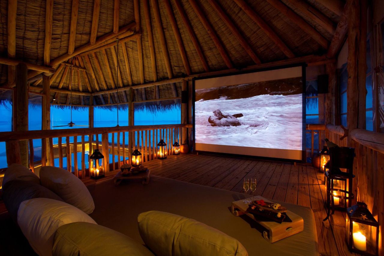 <strong>Open-air cinema: </strong>Guests can keep themselves entertained by watching movies in the cinema area.