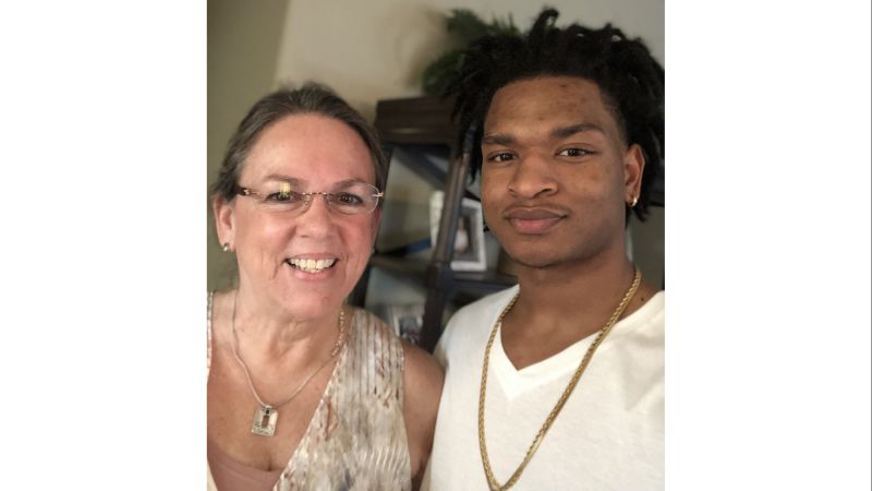 Young Man Who Was Accidentally Invited To 'grandma's' Thanksgiving As A ...