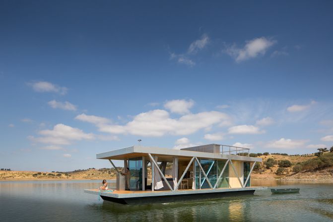 The Floatwing is a prefabricated floating house designed by students from the University of Coimbra in Portugal.   