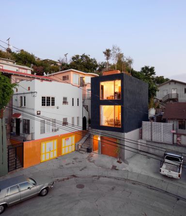 Anonymous Architects designed this skinny house in Los Angeles dubbed Eel's Nest- because of its unusual proportions. 