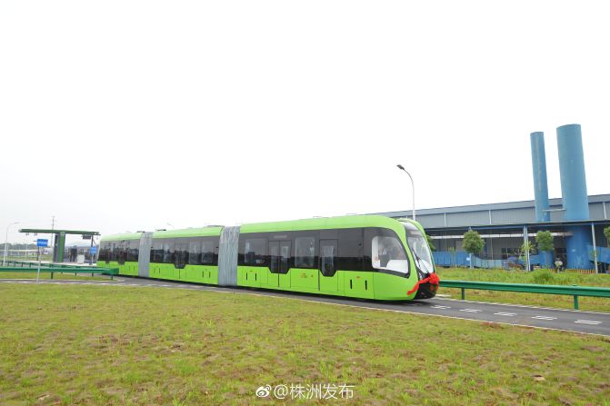 In China, a rail bus that "glides" across the street underwent a test drive in Zhuzhou, Hunan province, in 2017.
