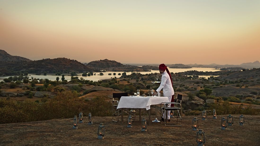 <strong>Suján JAWAI: </strong>With only nine suites and one royal suite in a vast peaceful landscape, Sujan JAWAI provides an enthralling jaunt in rural Rajasthan.