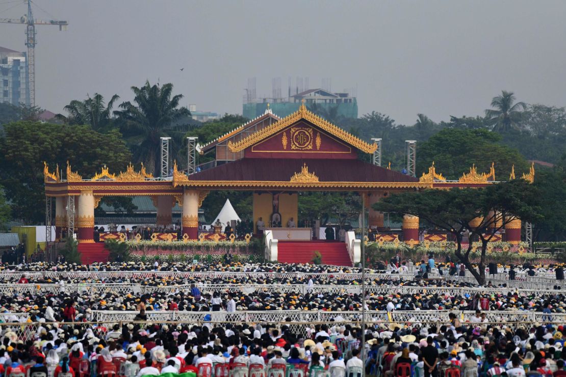 Thousands of Catholic faithful attend an open air mass held by visiting Pope Francis in Yangon on November 29, 2017.