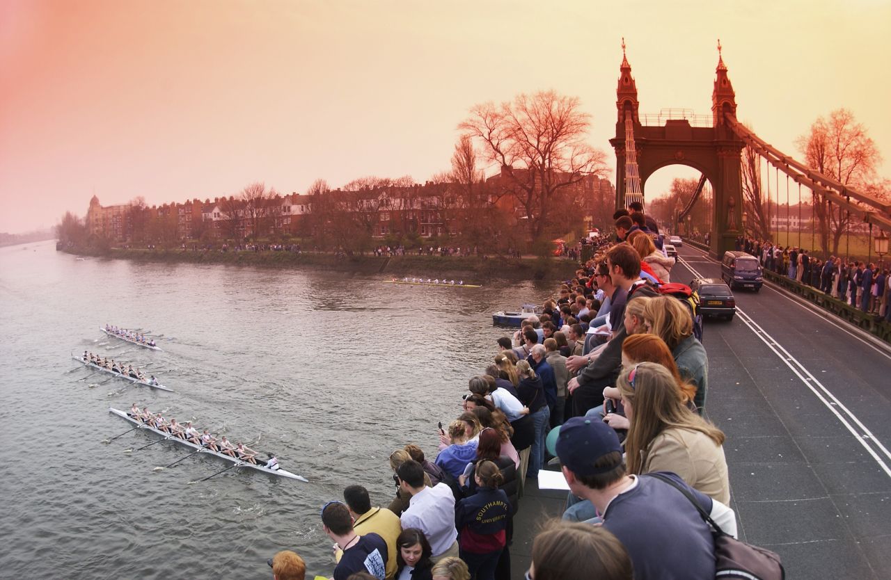 Hammersmith Bridge is the perfect spot to watch the Oxford and Cambridge Boat Race.