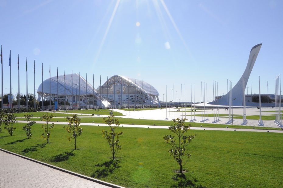 Named after Mount Fisht, a peak in the nearby Caucasus mountain range, the arena's roof was designed to resemble a snow-capped summit.