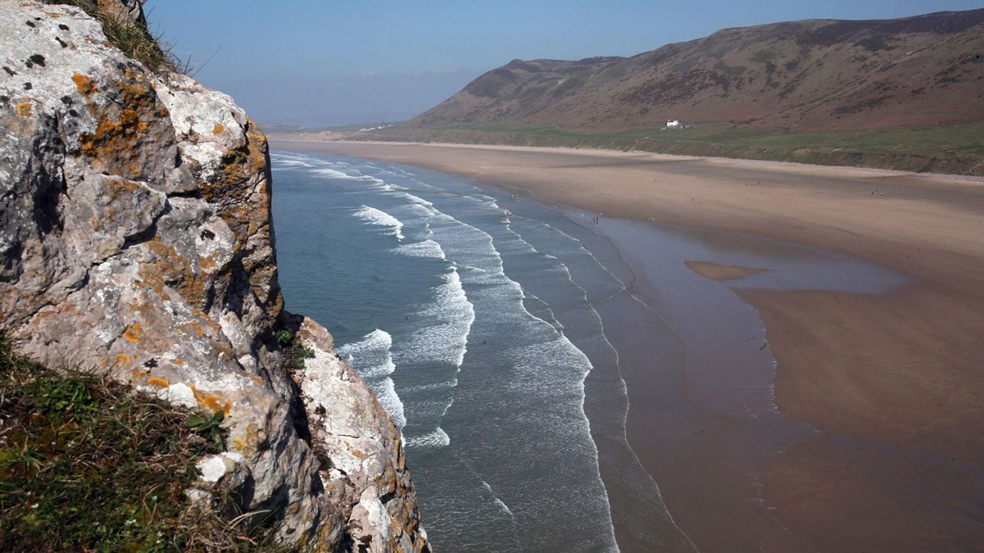 <strong>Rhossili, Wales: </strong>At low tide adventurous souls can cross the causeway to Worm's Head, a rocky island which gives sweeping views across the bay, the Irish Sea and the Bristol Channel and out to several local shipwrecks.