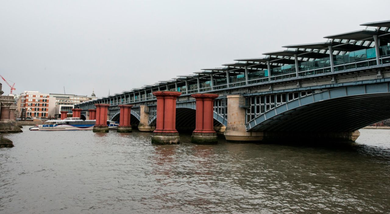 These red pillars, between Blackfriars Bridge and Blackfriars Railway Bridge, formed part of the original 1864 railway bridge.
