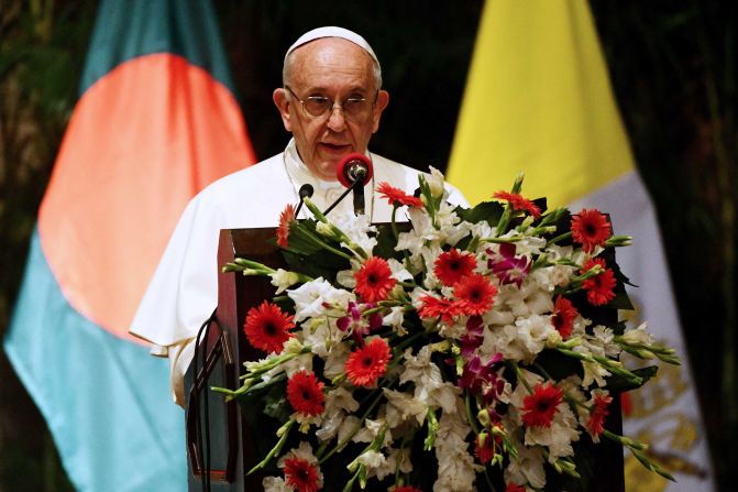 Pope Francis speaks at the presidential palace in Dhaka on November 30.