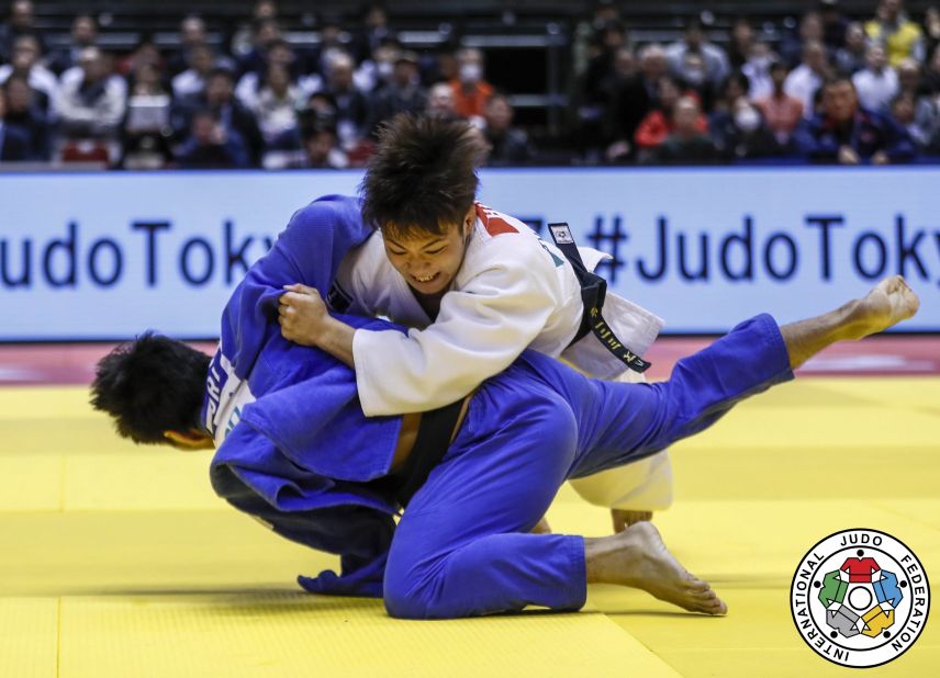 Her older brother Hifumi is a world champion and also captured the -66kg gold medal in Tokyo, barely 15 minutes after his sister's triumph.