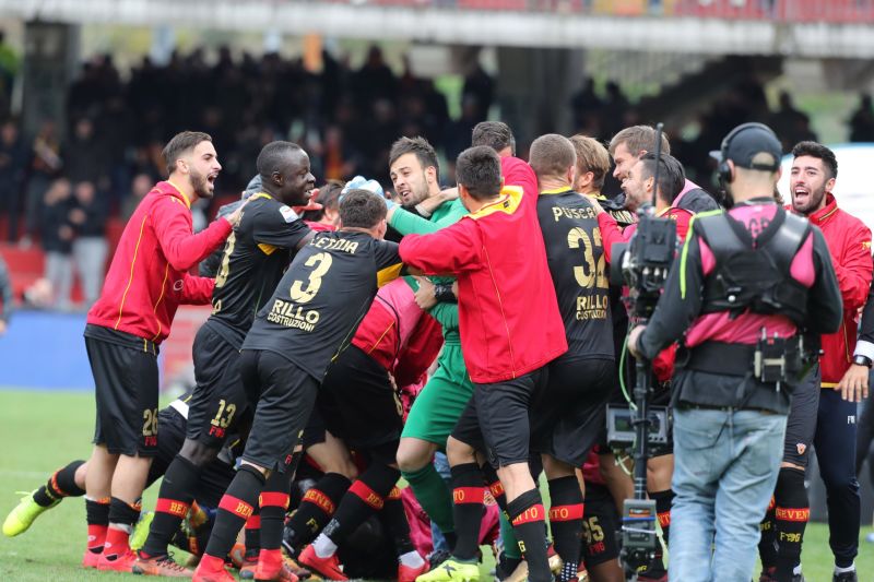 Benevento: Goalkeeper Alberto Brignoli Scores Against AC Milan | CNN