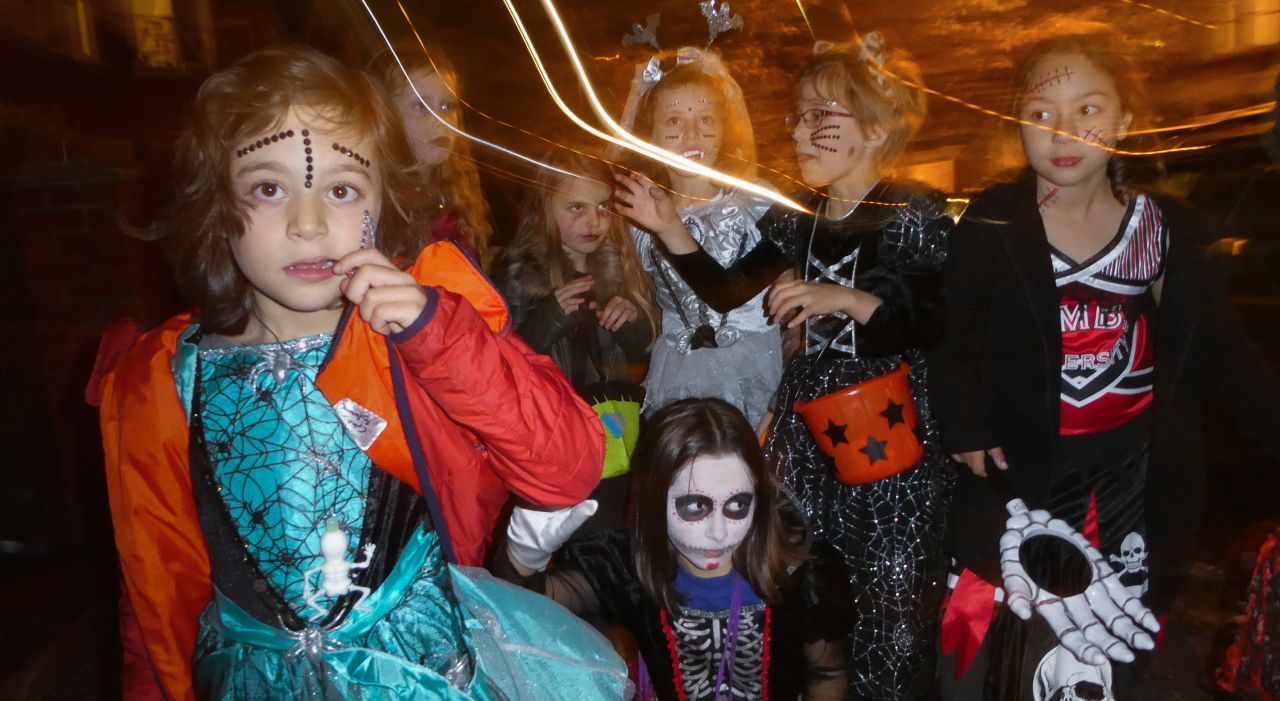 <strong>Unique feature: </strong>Spooky streaks of light appear when using "hand-held night shot" mode, especially when photographing young ghouls on Halloween.<strong> </strong><a href="http://i2.cdn.turner.com/cnnnext/dam/assets/171204112054-lumixedit-38.jpg" target="_blank" target="_blank">SEE FULL-SIZE IMAGE</a>