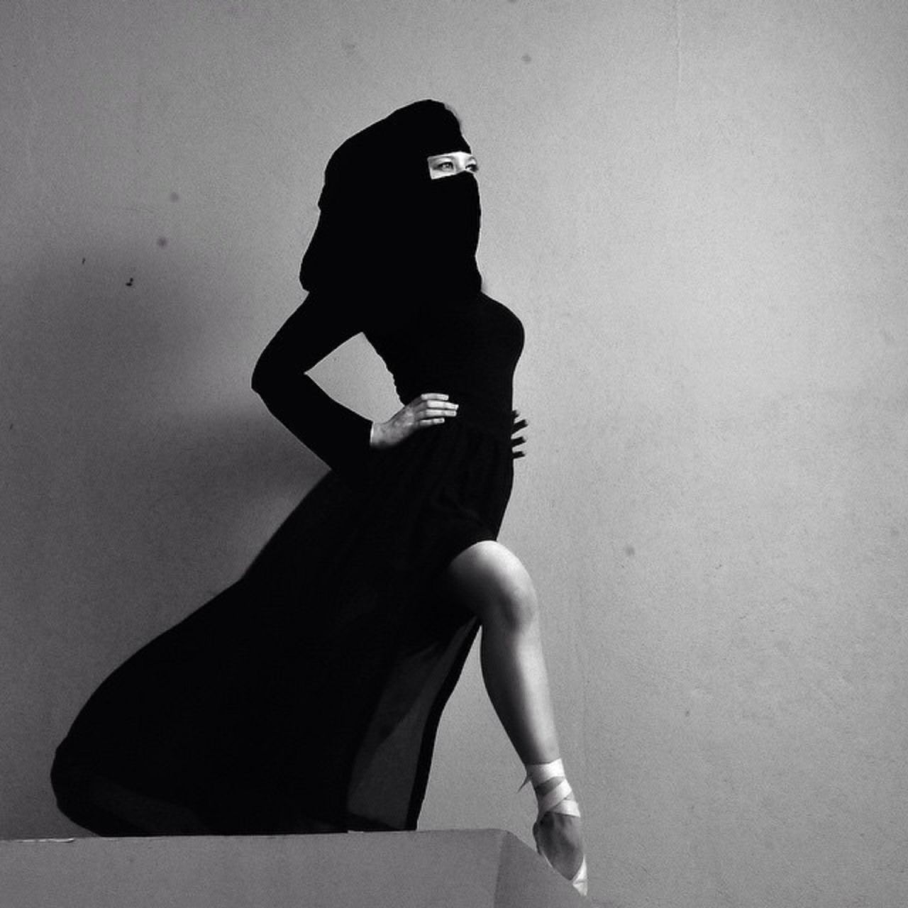 When singer Alicia Keys reposted this photo on her Twitter account  Al Sharji experienced a backlash from Muslim conservatives about the pose of the woman. Al Sharji says he took the picture to make the statement that women should have the freedom to choose their passions, regardless of the restrictions placed upon them. 