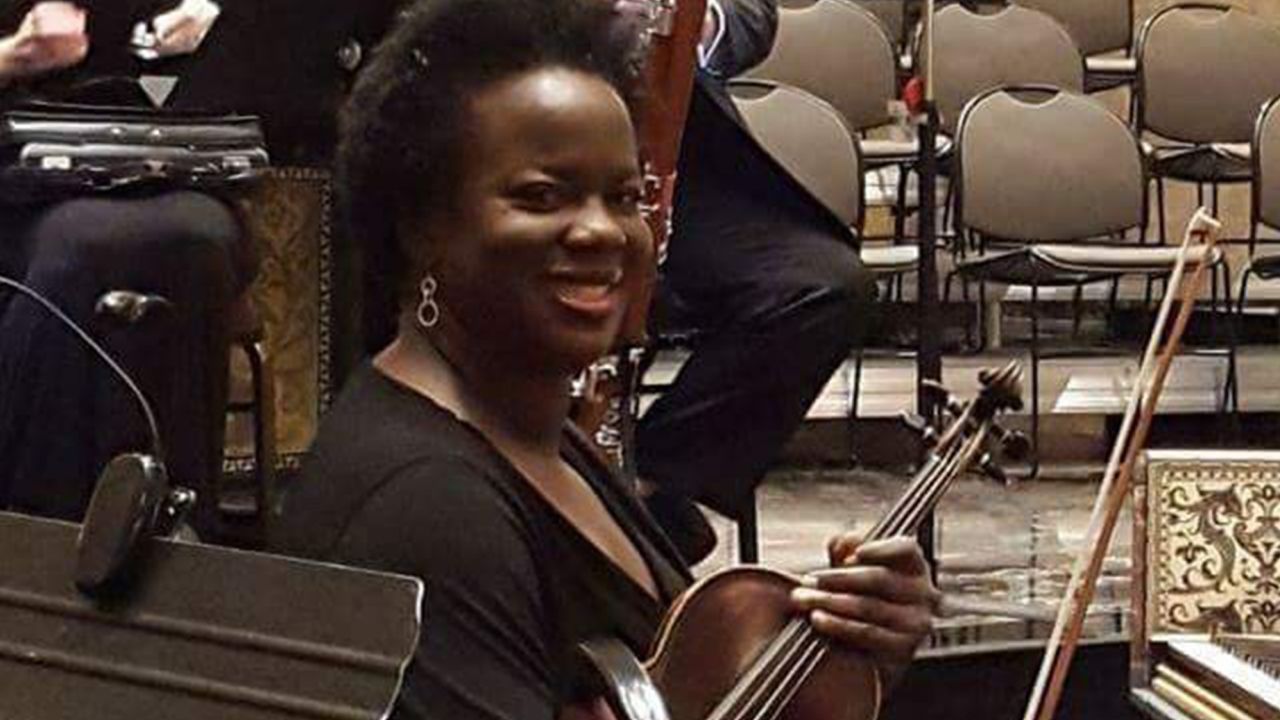 Chenoa Alamu is a violinist who lives in Springfield, Illinois.
