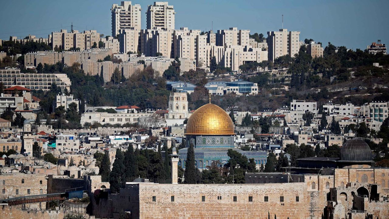 A general view of the city of Jerusalem shows the Dome of the Rock mosque (C) on December 4, 2017.
Palestinian leaders were seeking to rally diplomatic support to persuade US President Donald Trump not to recognise Jerusalem as Israel's capital after suggestions that he planned to do so. East Jerusalem was under Jordanian control from Israel's creation in 1948 until Israeli forces captured it during the 1967 Six-Day War. Israel later annexed it in a move not recognised by the international community. / AFP PHOTO / THOMAS COEX (Photo credit should read THOMAS COEX/AFP/Getty Images)