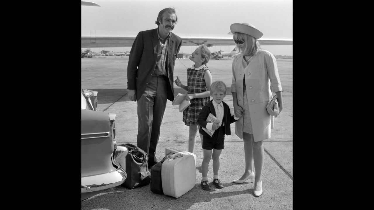 Connery travels with his actress-wife, Diane Cilento, and their children Gigi and Jason in 1967.