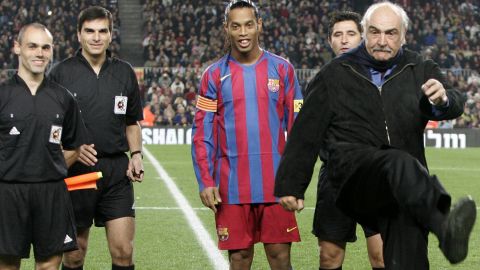 Connery takes a ceremonial kick off during a "Match for Peace" in Barcelona, Spain, in 2005. FC Barcelona played a team comprising Israeli and Palestinian players to support efforts to end the conflict between the countries.