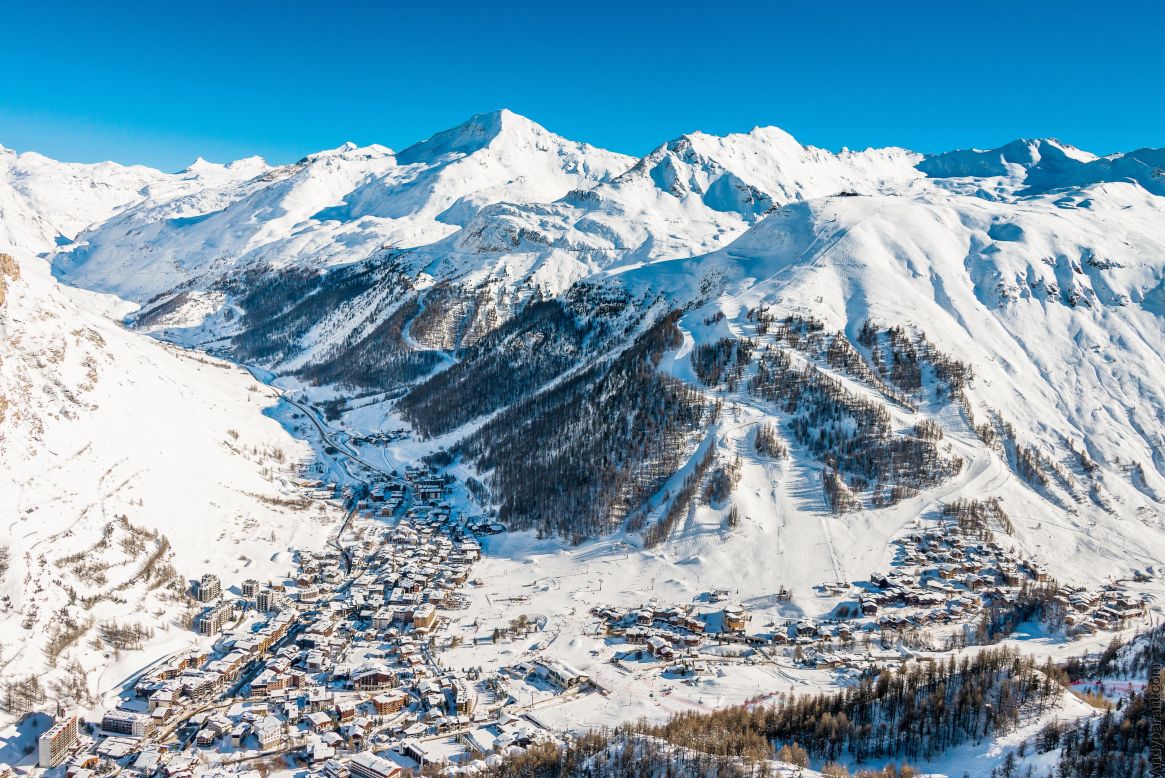 <strong>Mile hunters: </strong>With the modern lift system, confident mileage-hungry intermediates can travel from the far end of Le Fornet to the top of Tignes' Grande Motte in a morning,  despite a distance of about 10 miles.