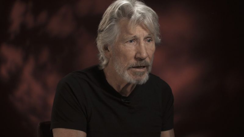 Video: Roger Waters under investigation for satirical Nazi costume | CNN