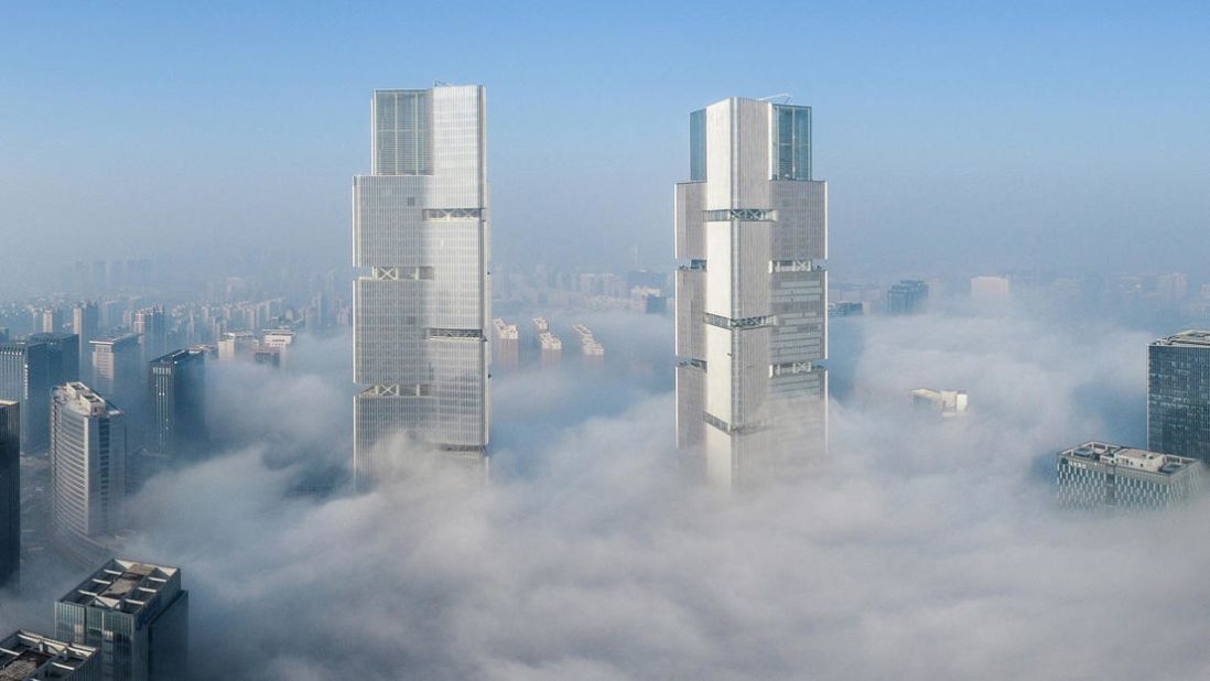Consisting of two towers, each reaching heights of 931 feet, the Greenland Zhengzhou Central Plaza carries the name of real estate giant Greenland Holdings.