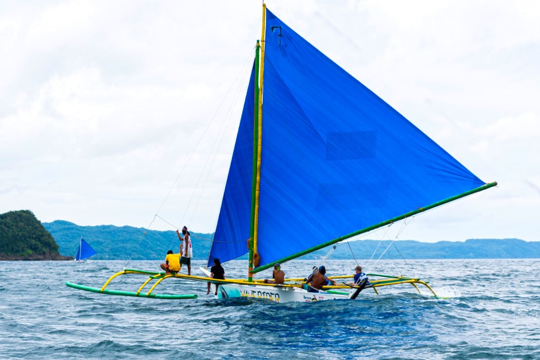 Local "paraw" trimarans are ideal for exploring uninhabited islands near Borocay.