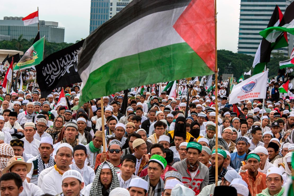 Protests took place in Jakarta Sunday as tens of thousands of Indonesian Muslims condemned Washington's decision to move its embassy to Jerusalem. 