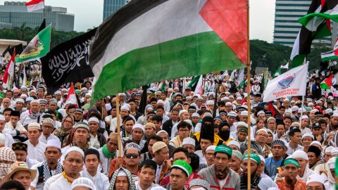 Protests took place in Jakarta Sunday as tens of thousands of Indonesian Muslims condemned Washington's decision to move its embassy to Jerusalem.