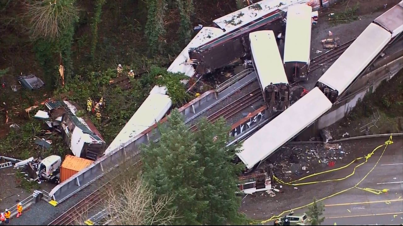 Aerial view of the jumbled rail cars in Washington State.