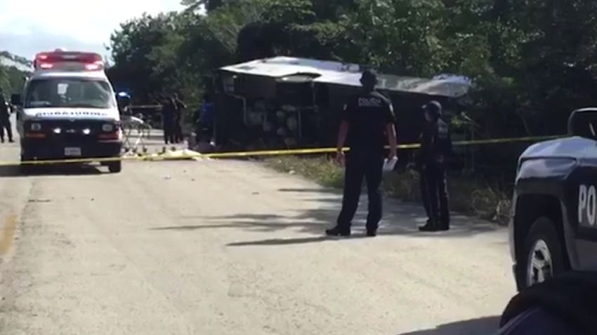 NS Slug: 11 TOURISTS KILLED, 15 INJURED IN MEXICO BUS CRASH  Synopsis: At least 11 tourists were killed in a bus crash in Mexico, while 15 others were injured.  Video Shows: Authorities at the scene of the accident    Keywords: SN- MEXICO TOURISM BUS CRASH ACCIDENT YUCATAN PENINSULA