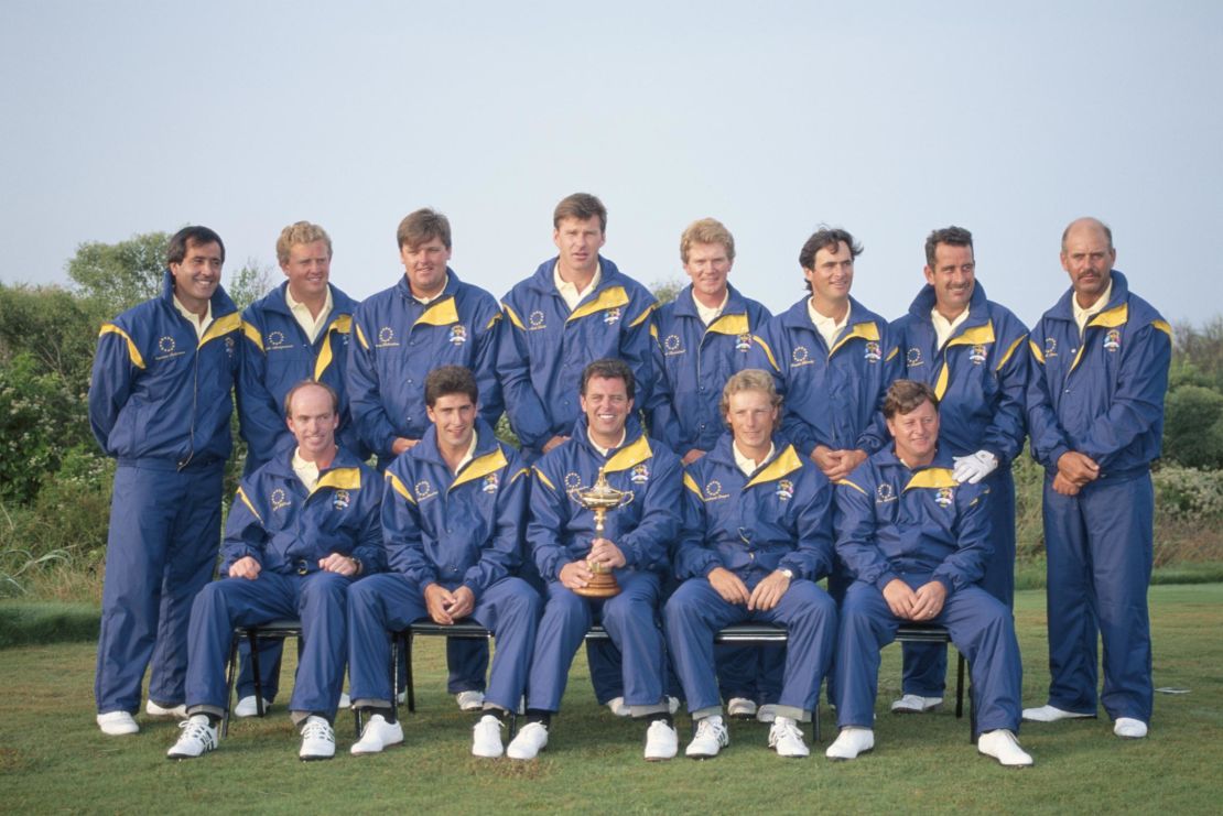 1991 European Ryder Cup team dressed in EU colors