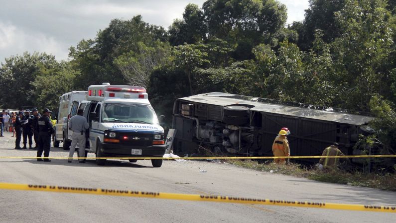 An overturned tour bus is seen after the bus crashed in Mahahual, Mexico, on Tuesday, December 19. Five Americans and one Canadian have been identified in the <a href="http://www.cnn.com/2017/12/20/americas/mexico-tour-bus-crash/index.html" target="_blank">fatal crash</a>. Prosecutor Miguel Ángel Pech Cen said preliminary evidence suggests the bus may have been speeding. The bus driver was hospitalized and could face criminal charges, the state prosecutor said.